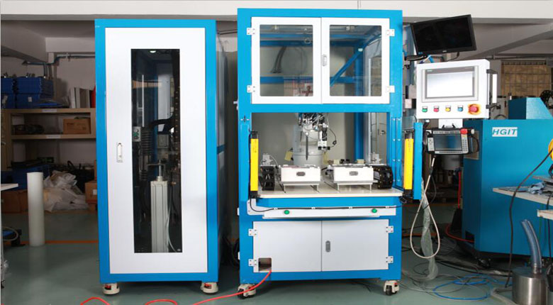 PWB板和下底盤涂膠